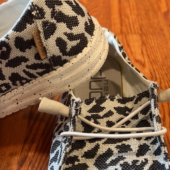 Women’s HEY DUDE - Woven Cheetah Grey - Picture 4 of 4